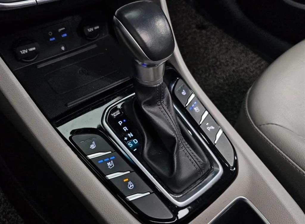 HYUNDAI Ioniq - Vista 9