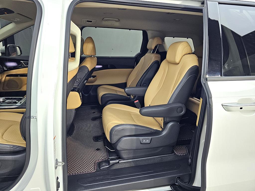 KIA Carnival - Vista 9