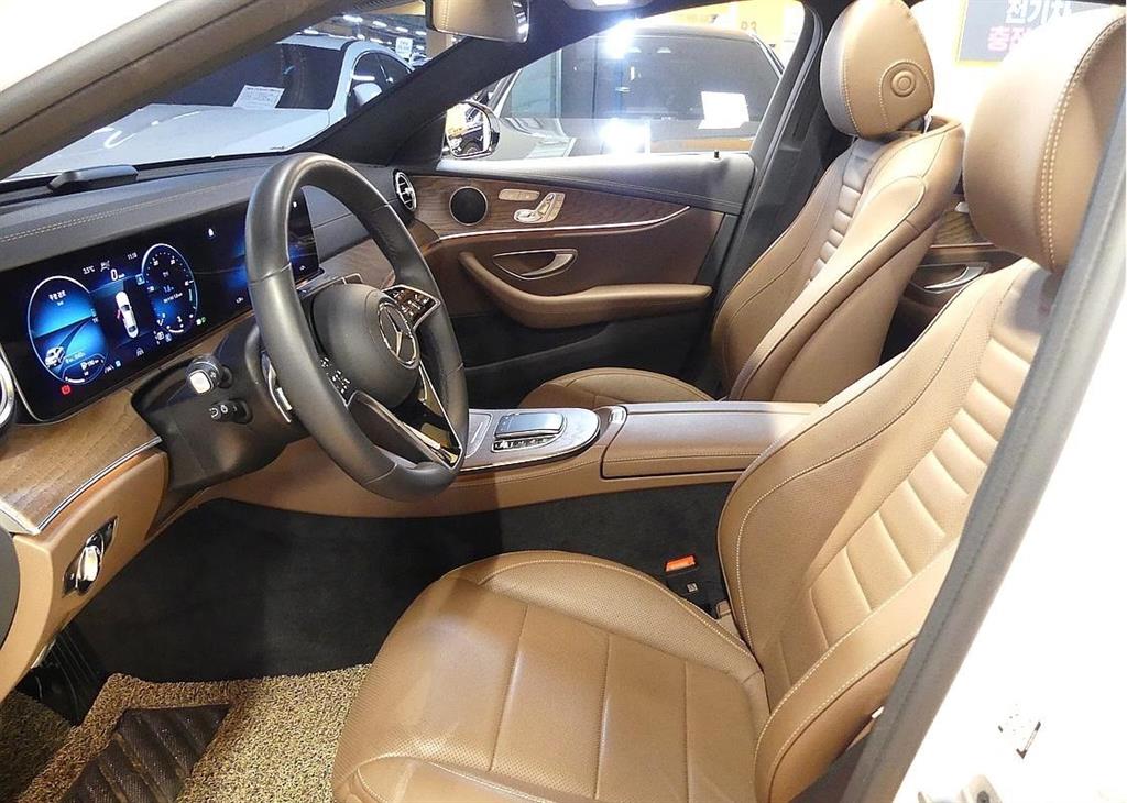 Mercedes Benz E class - Vista 8