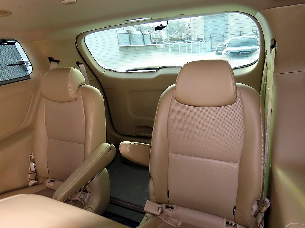 KIA Carnival - Vista 7