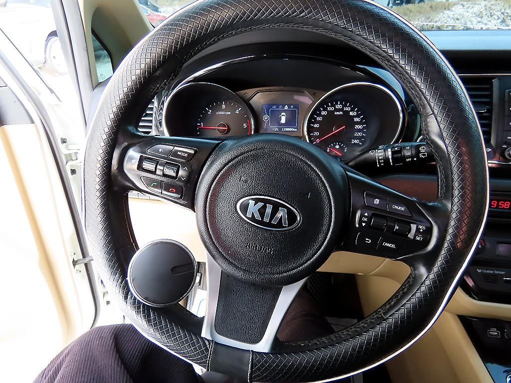 KIA Carnival - Vista 9