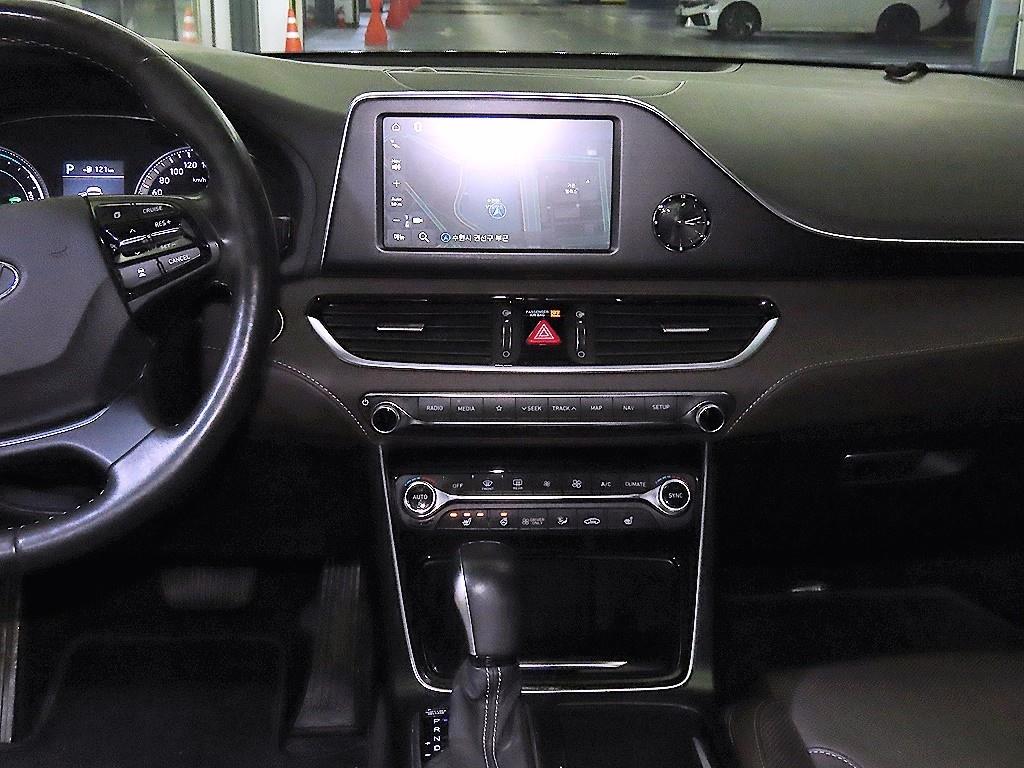 HYUNDAI Grandeur - Vista 11