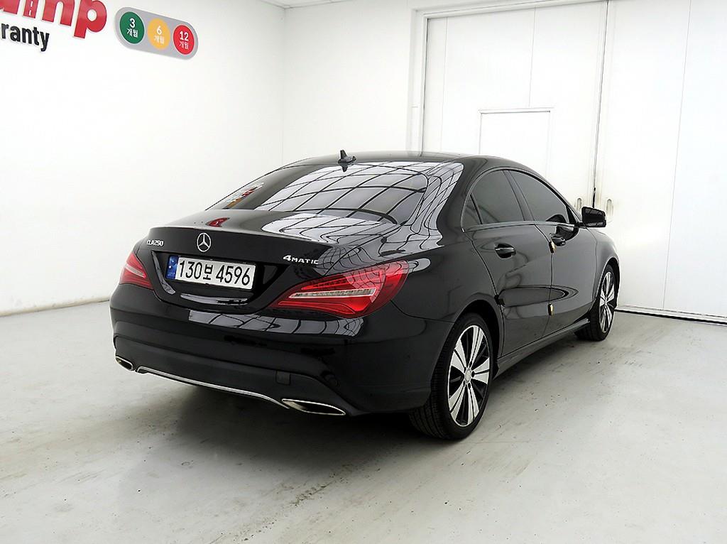Mercedes Benz CLA Class - Vista 4