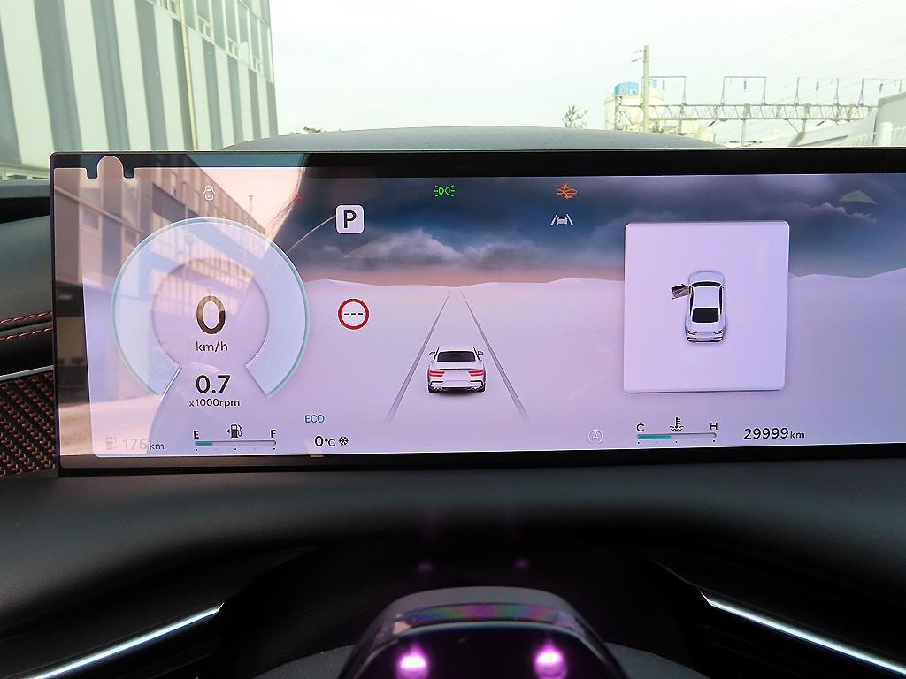 Genesis G80 - Vista 9