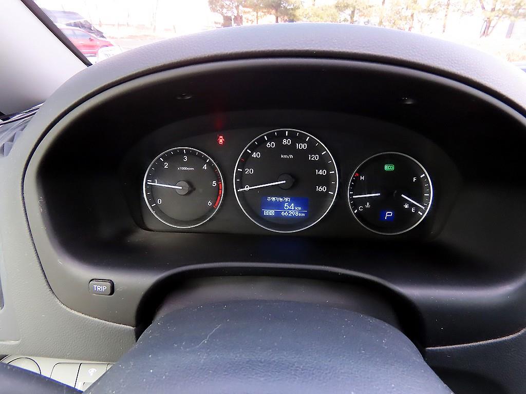 HYUNDAI Starex - Vista 10