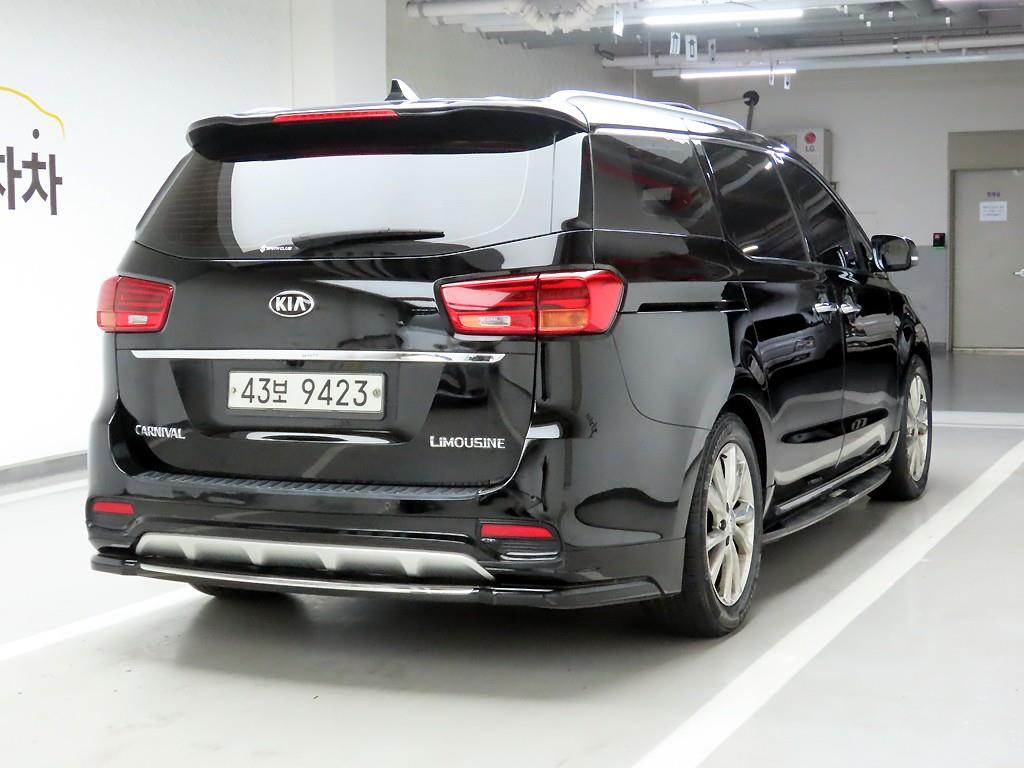 KIA Carnival - Vista 4