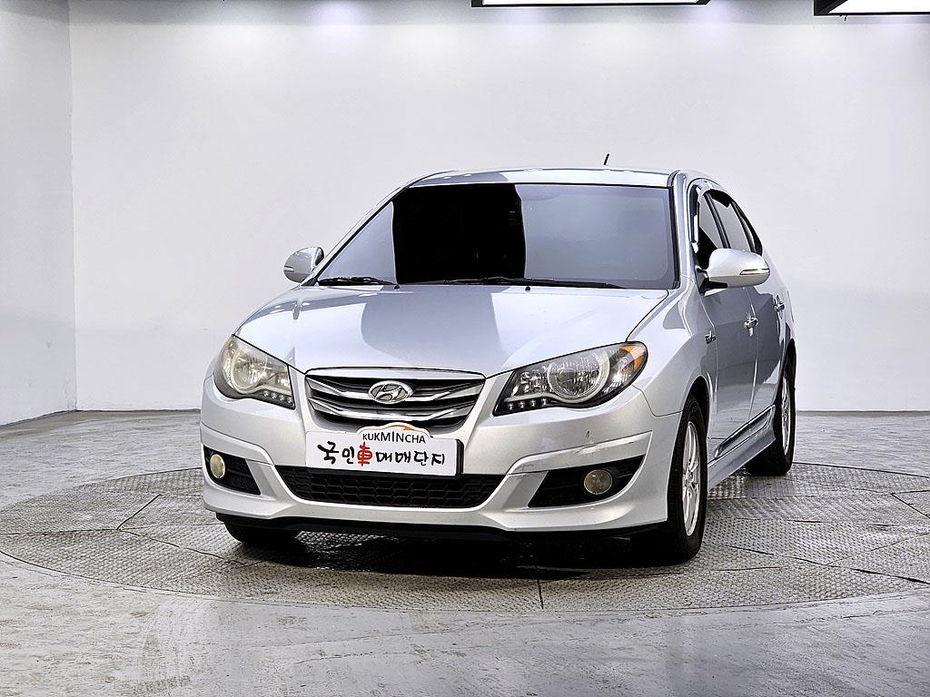 HYUNDAI Avante - Vista 2