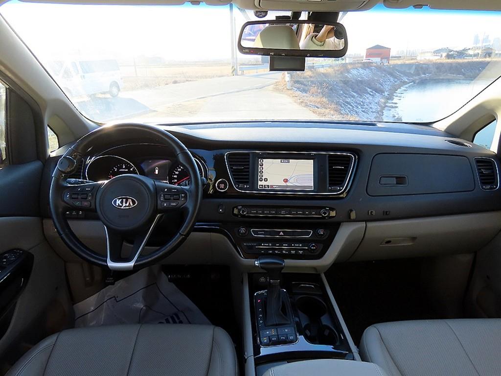 KIA Carnival - Vista 9