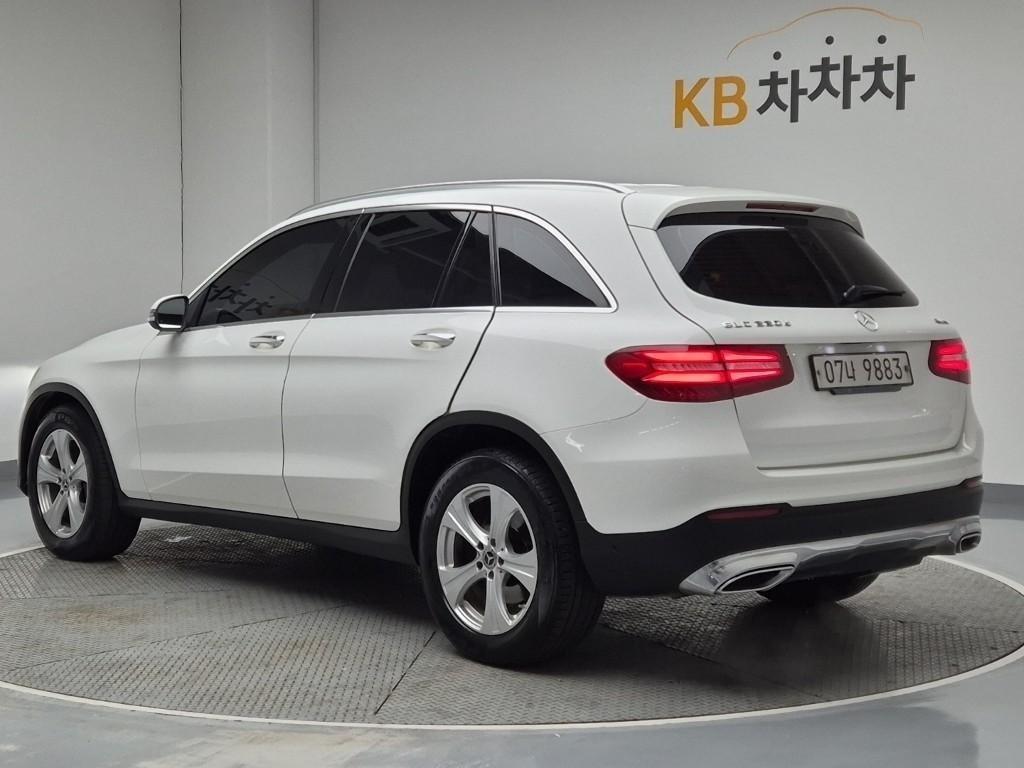 Mercedes Benz GLC Class - Vista 2