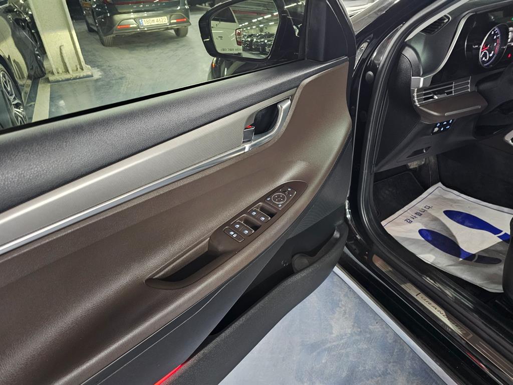 HYUNDAI Grandeur - Vista 7