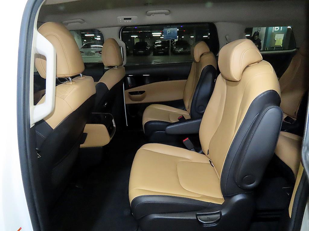 KIA Carnival - Vista 7