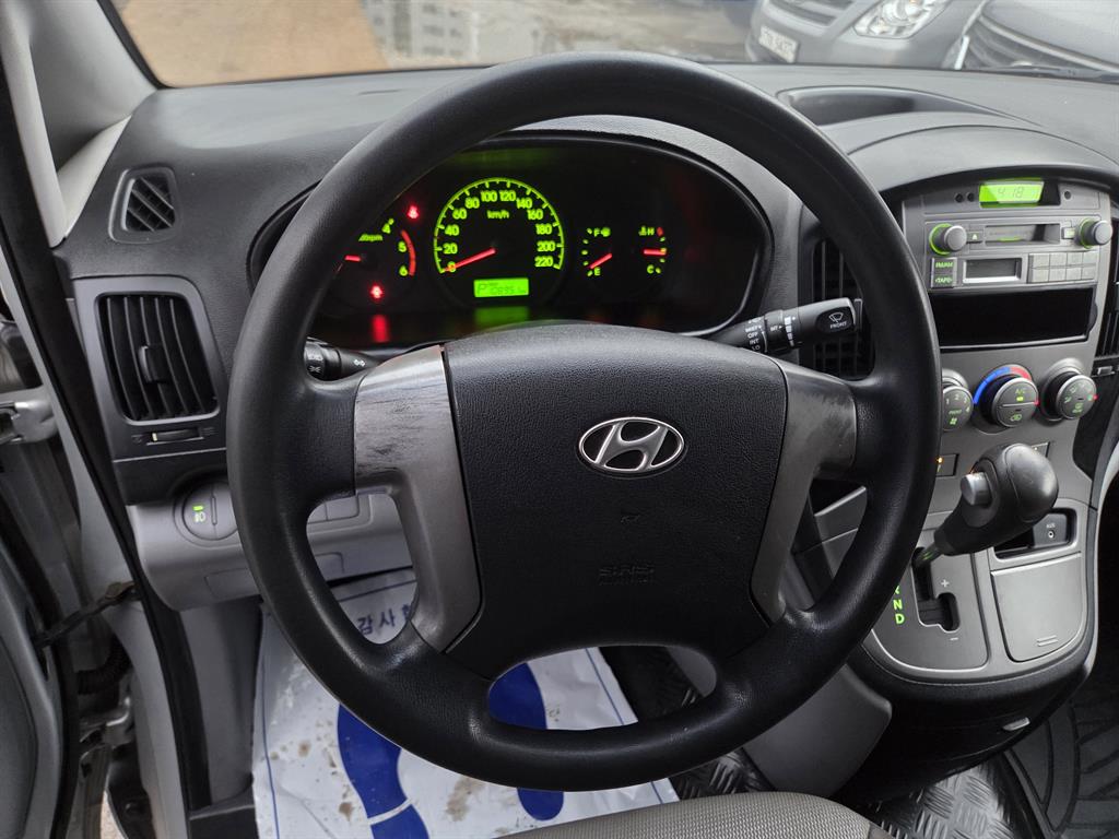 HYUNDAI Starex 2009 Plateado - Importación desde Corea - HF Imports Iquique - Foto 13