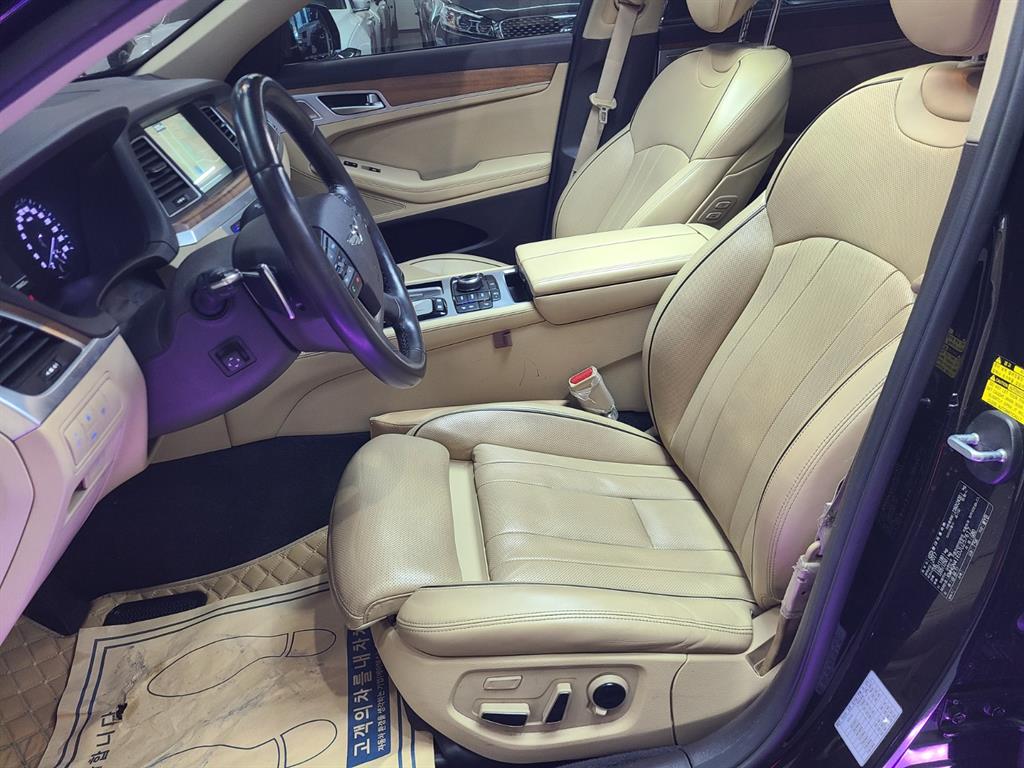 Genesis G80 - Vista 10