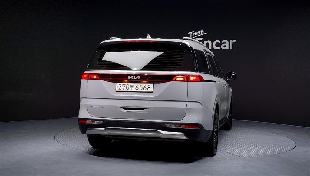 KIA Carnival - Vista 4