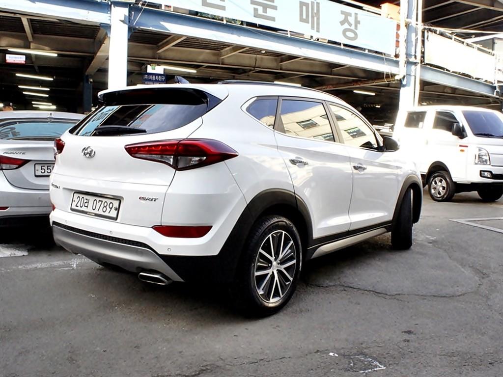HYUNDAI Tucson - Vista 7