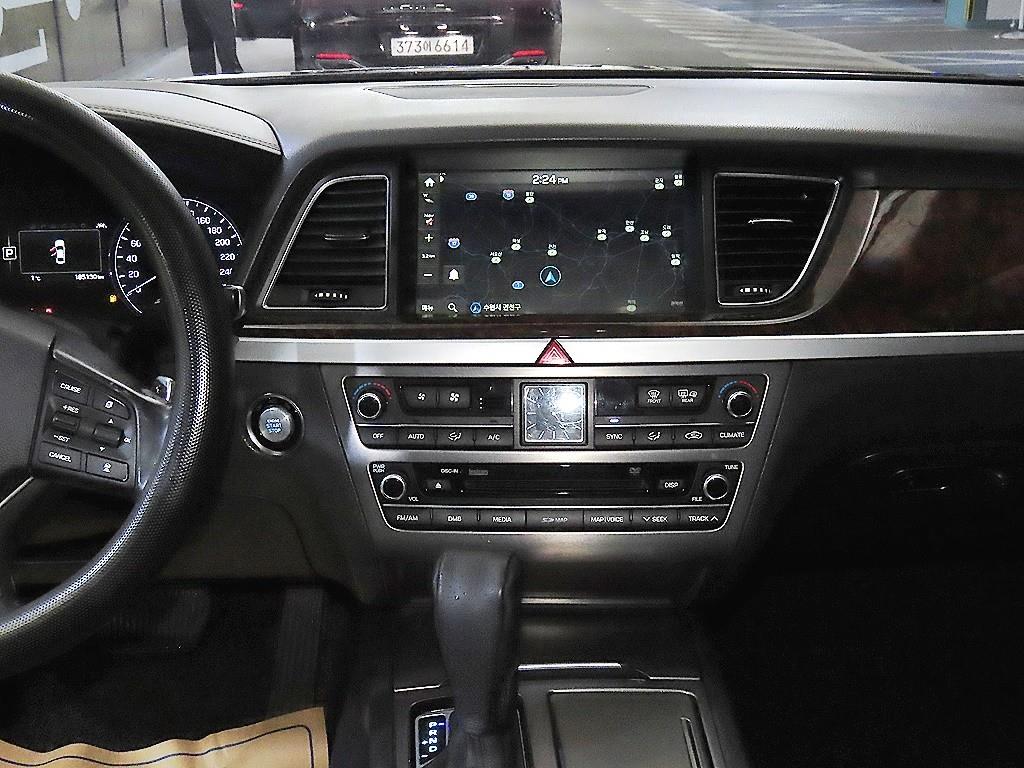 HYUNDAI Genesis - Vista 11