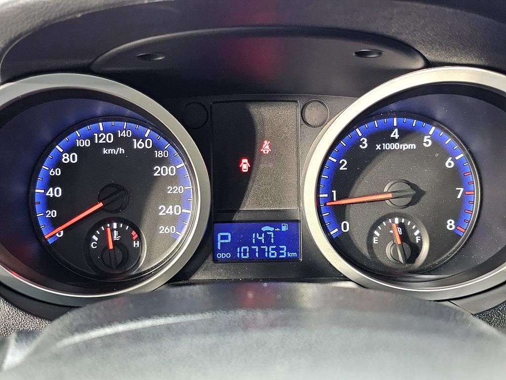 HYUNDAI Genesis - Vista 7