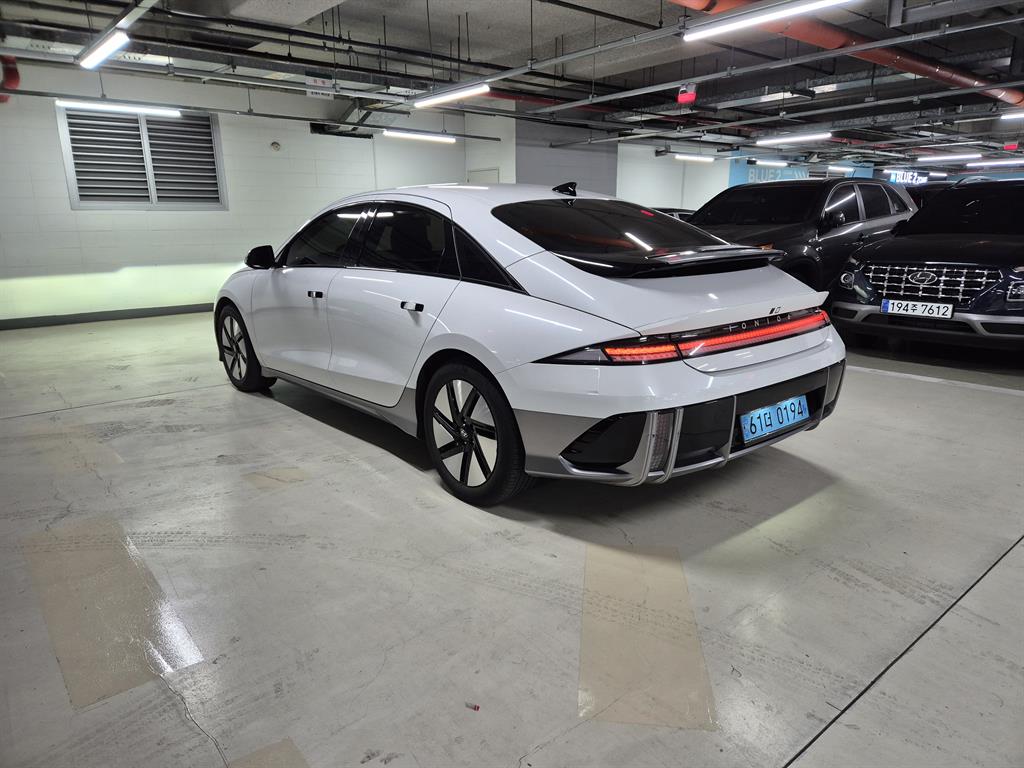 HYUNDAI Ioniq 6 - Vista 5