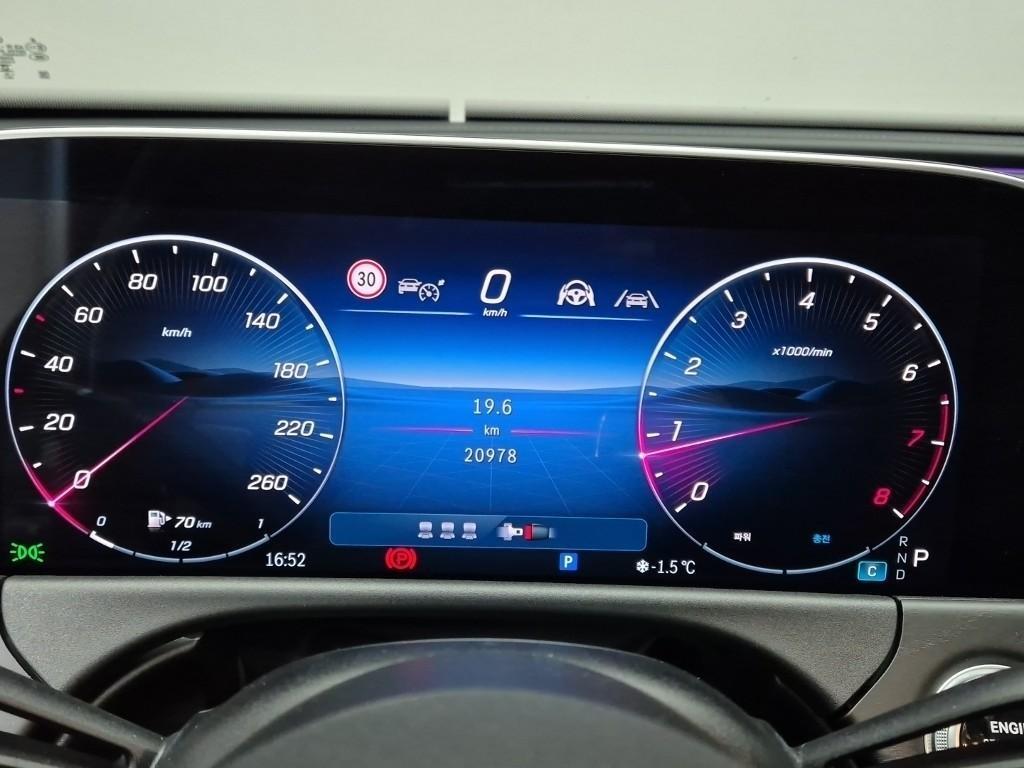 Mercedes Benz E class - Vista 6