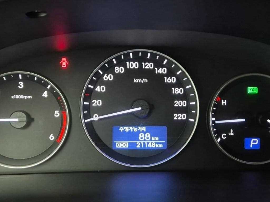 HYUNDAI Starex - Vista 6