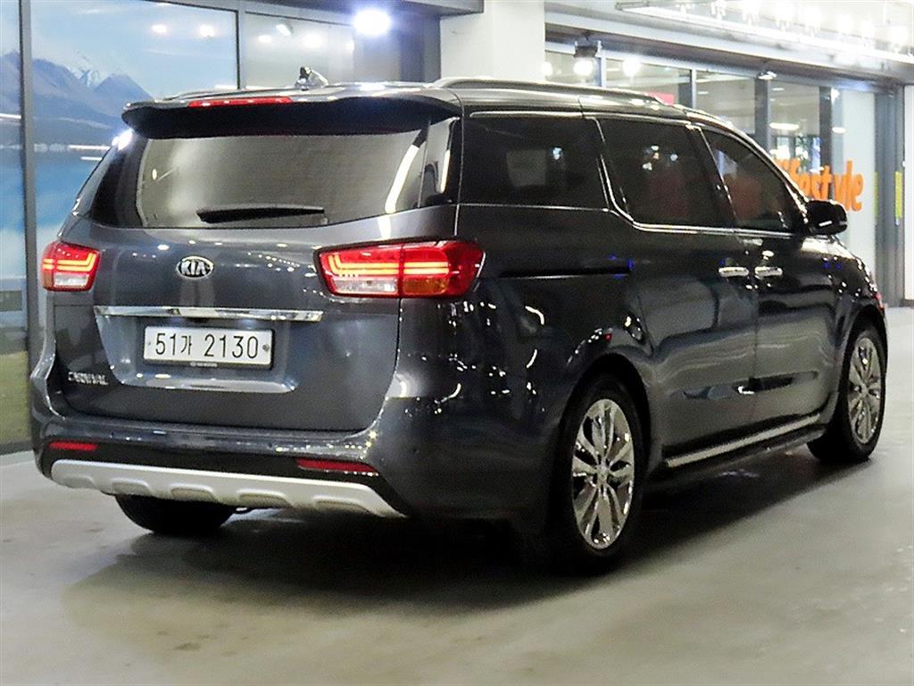 KIA Carnival - Vista 4