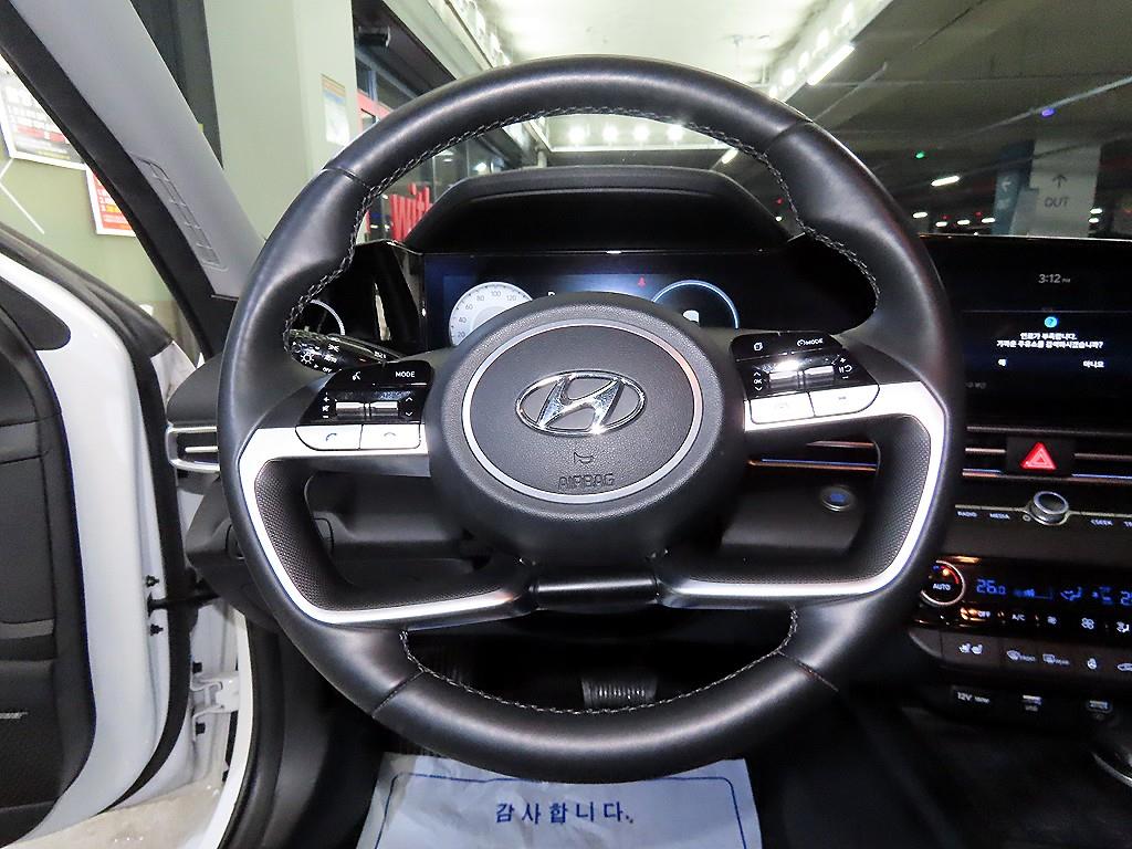 HYUNDAI Avante - Vista 8
