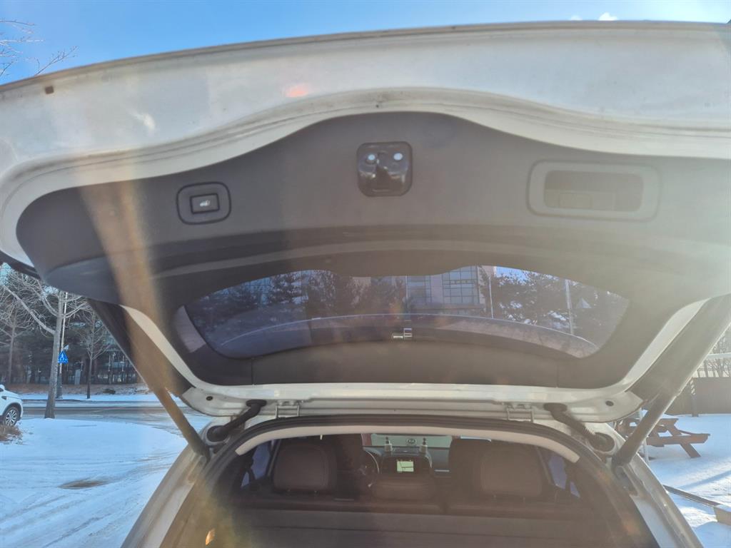 SAMSUNG QM6 2017 Blanco - Importación desde Corea - HF Imports Iquique - Foto 17