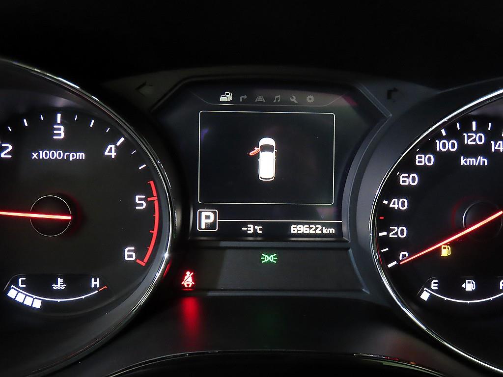 KIA Carnival - Vista 10