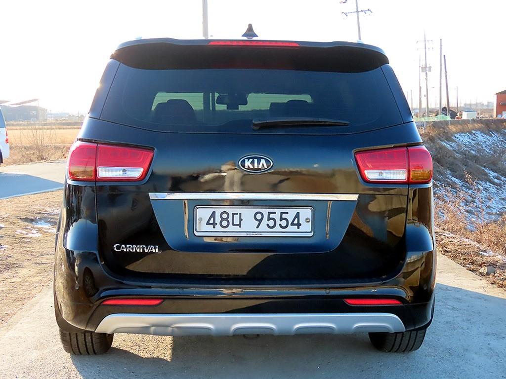 KIA Carnival - Vista 4