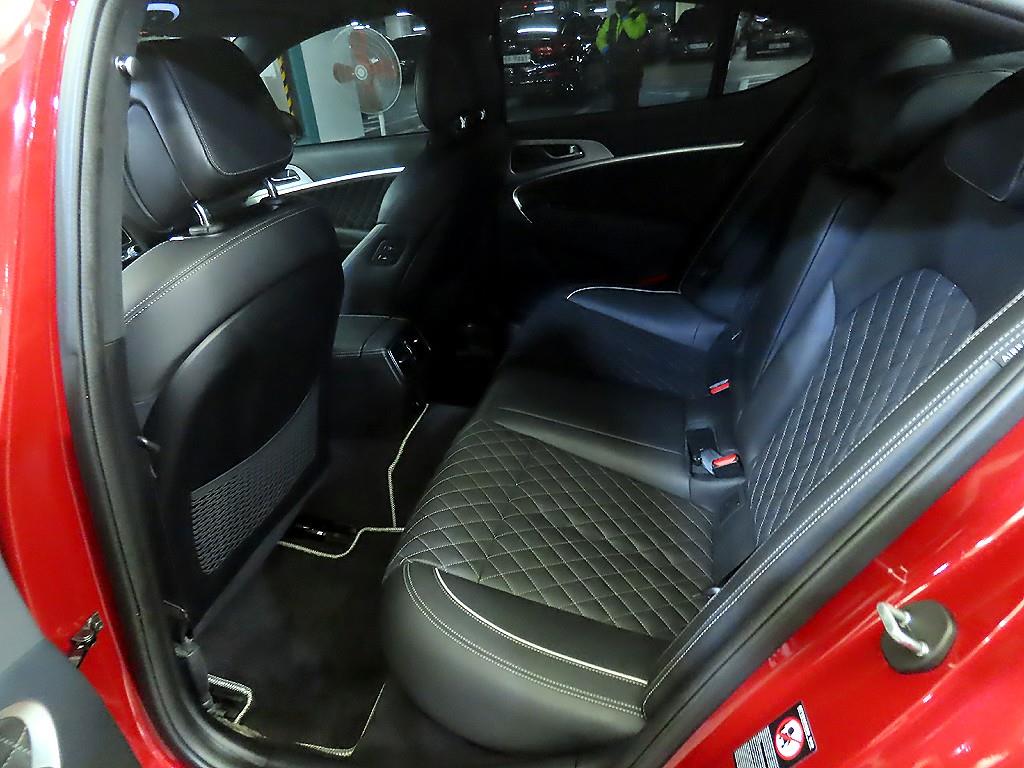 Genesis G70 - Vista 7