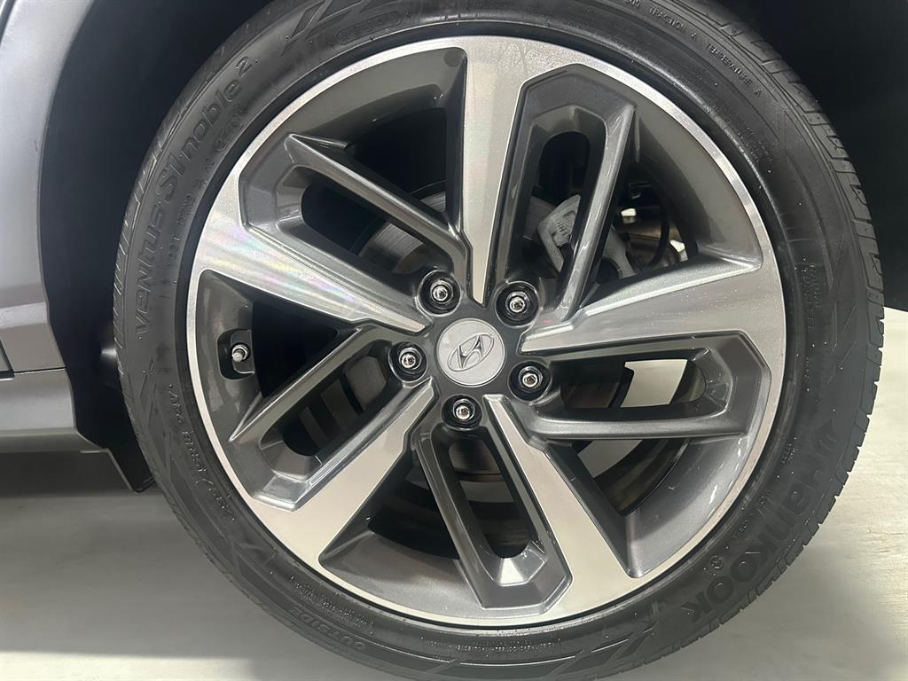 HYUNDAI Kona - Vista 7