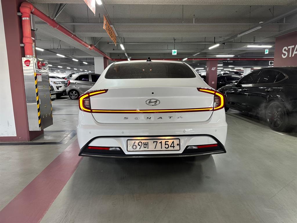 HYUNDAI Sonata - Vista 4