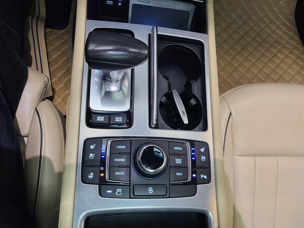 Genesis G80 - Vista 12