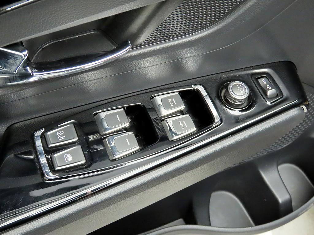 Ssangyong Korando - Vista 11