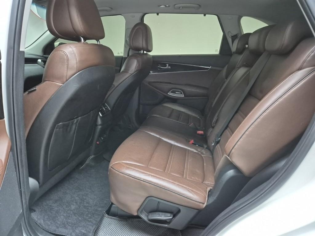 KIA Sorento - Vista 12