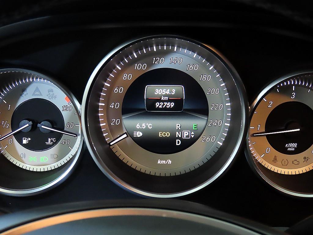 Mercedes Benz CLS Class - Vista 9