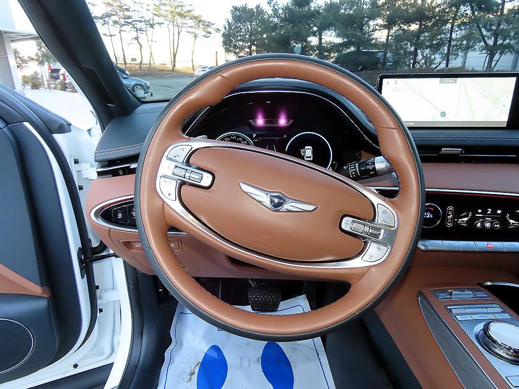 Genesis GV70 - Vista 8