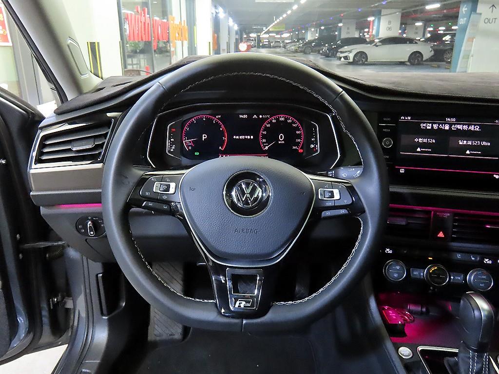 Volkswagen Jetta - Vista 8