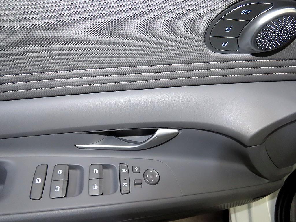 HYUNDAI Avante 2023 Blanco - Importación desde Corea - HF Imports Iquique - Foto 13