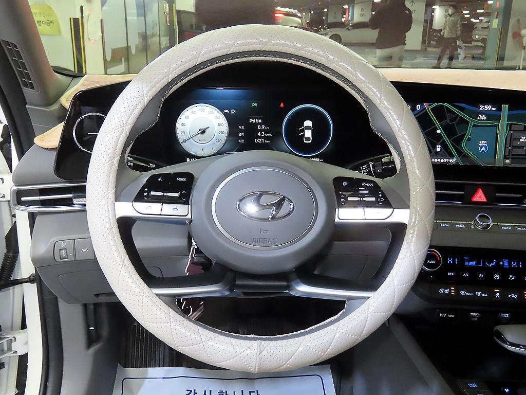 HYUNDAI Avante - Vista 8