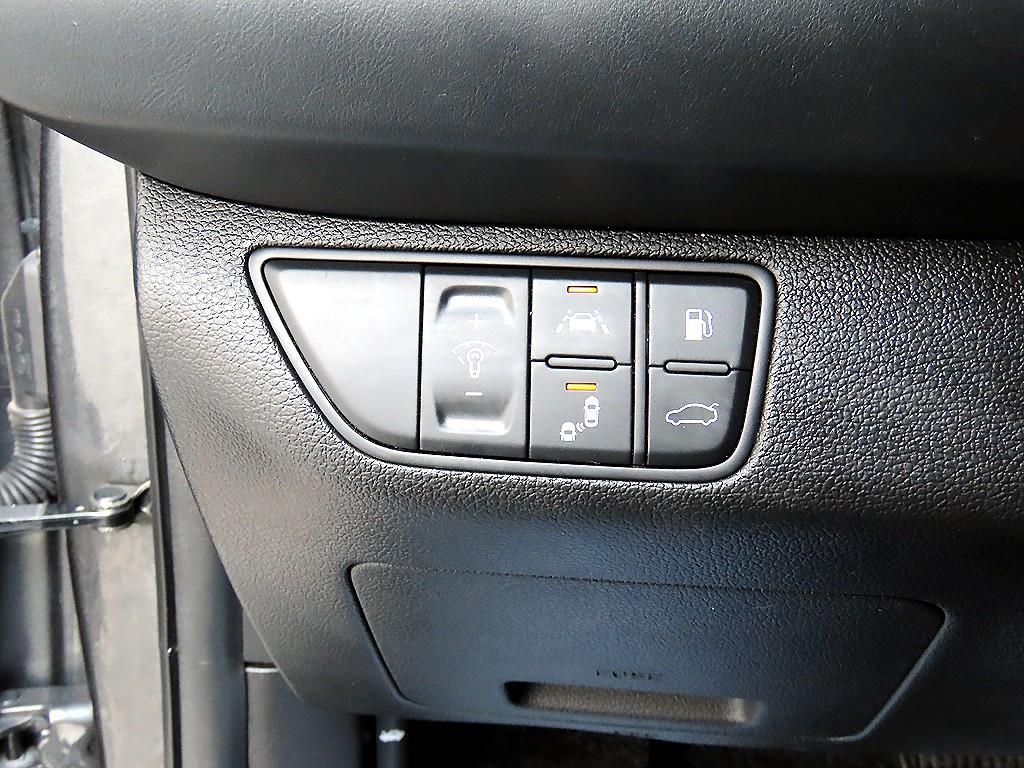 Genesis G70 - Vista 12