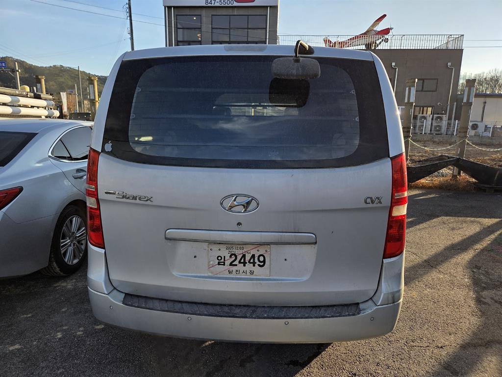 HYUNDAI Starex - Vista 4
