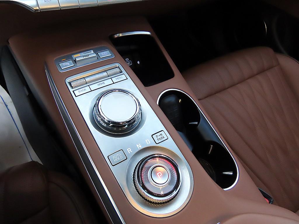 Genesis GV70 - Vista 11