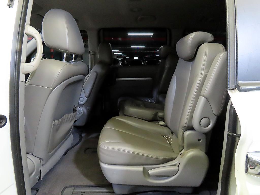 KIA Carnival - Vista 7