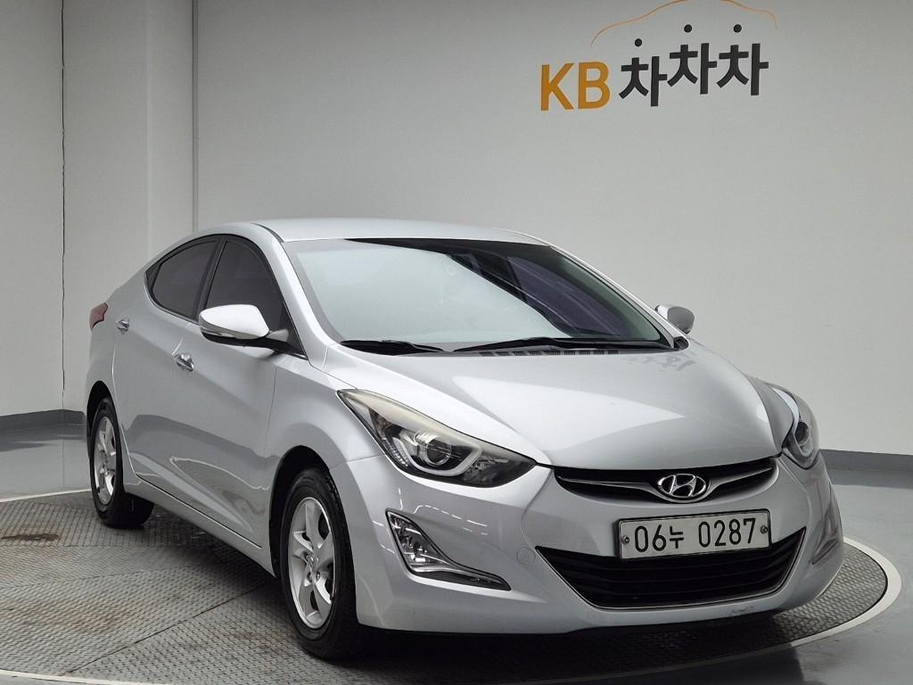 HYUNDAI Avante - Vista 4