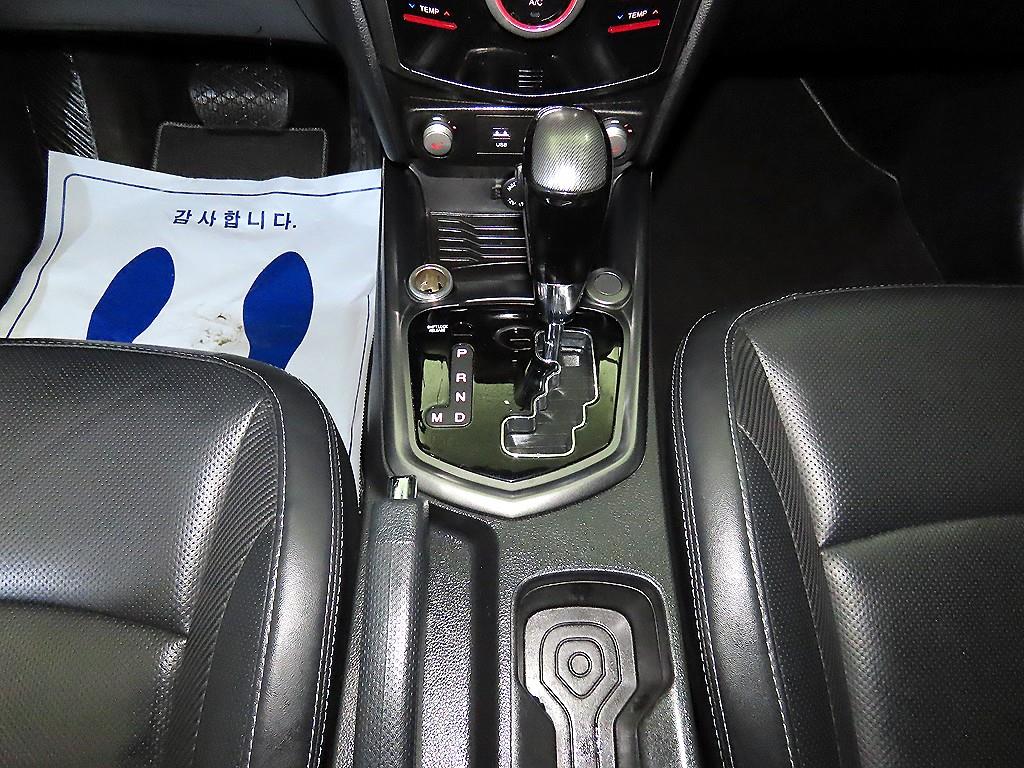 Ssangyong Tivoli - Vista 12