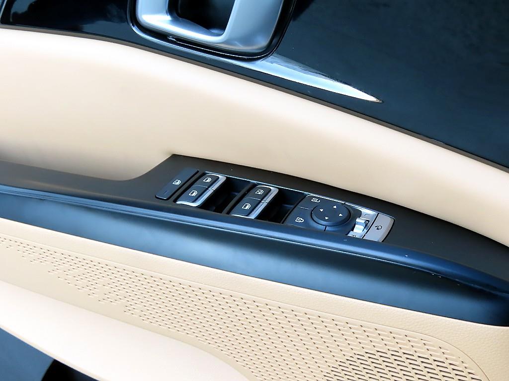 KIA Carnival - Vista 12