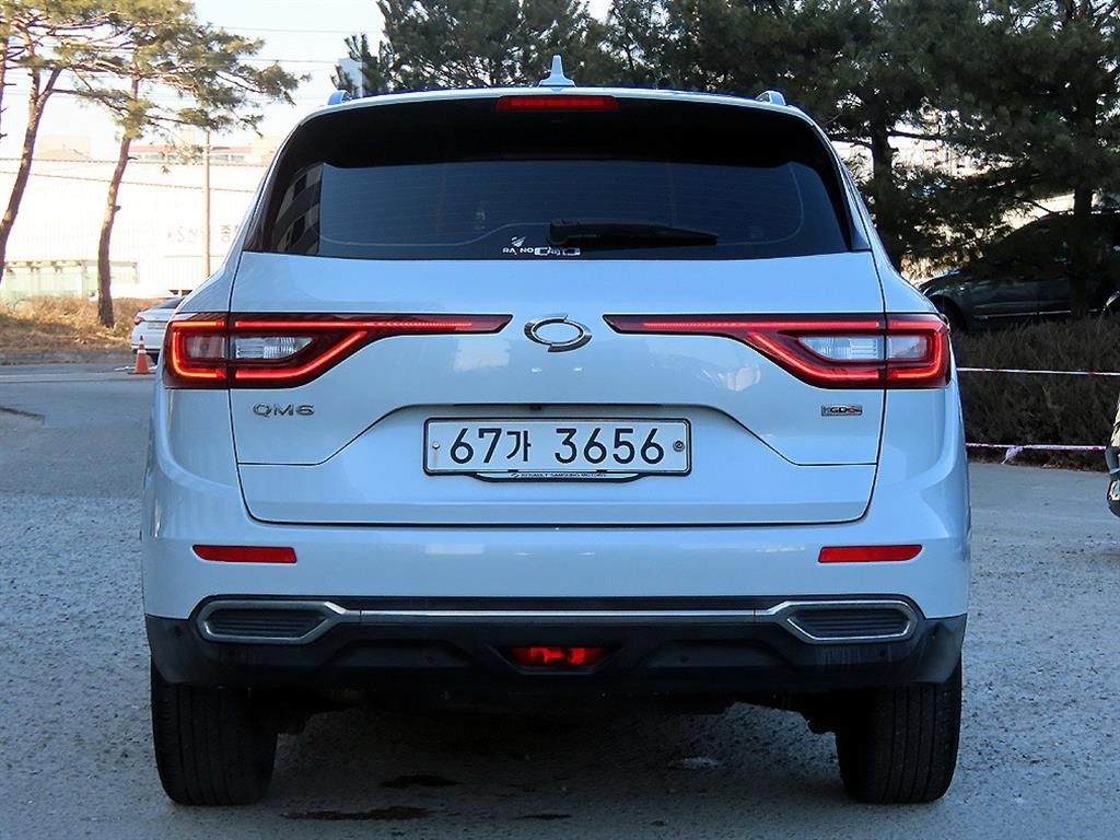 SAMSUNG QM6 - Vista 4