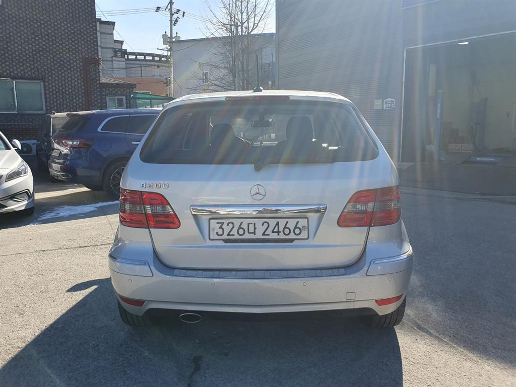 Mercedes Benz B Class (MY B) - Vista 4