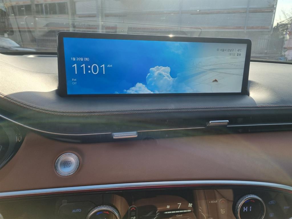 Genesis GV70 - Vista 8